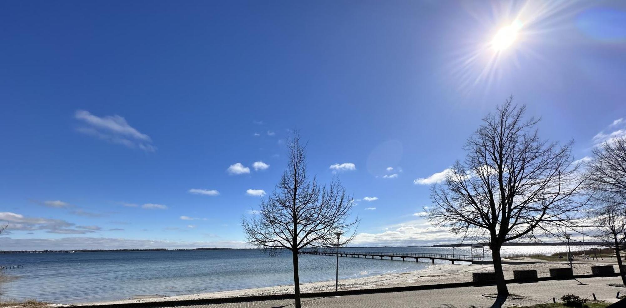 App 8O Grosser Tag Am Meer Mit Wasserblick Dranske Bagian luar foto