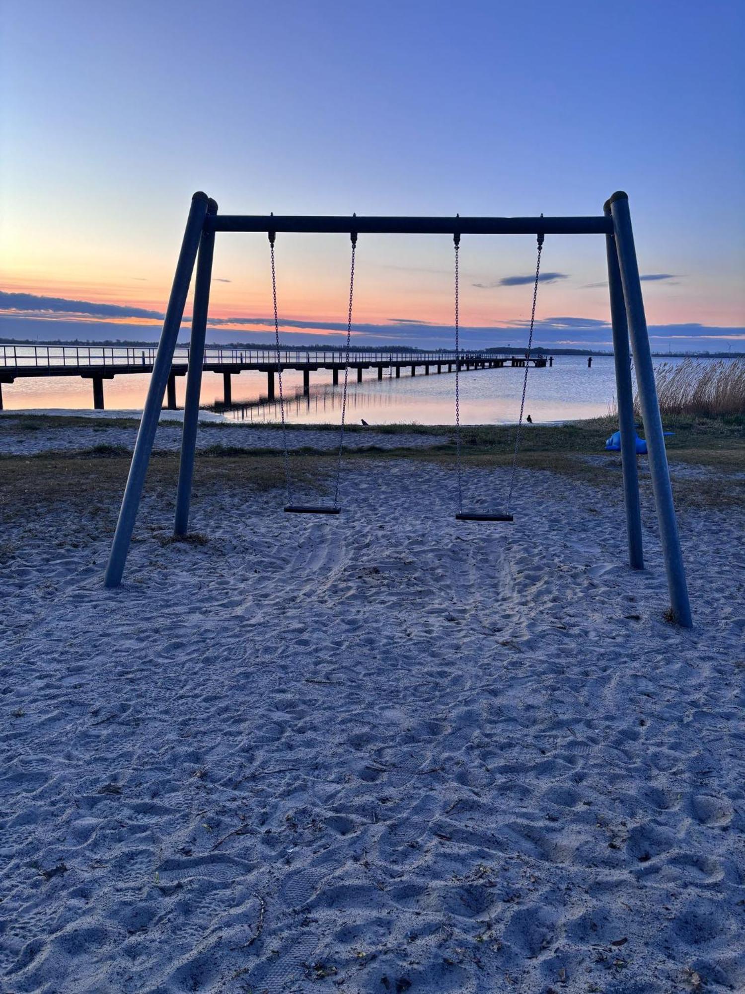 App 8O Grosser Tag Am Meer Mit Wasserblick Dranske Bagian luar foto