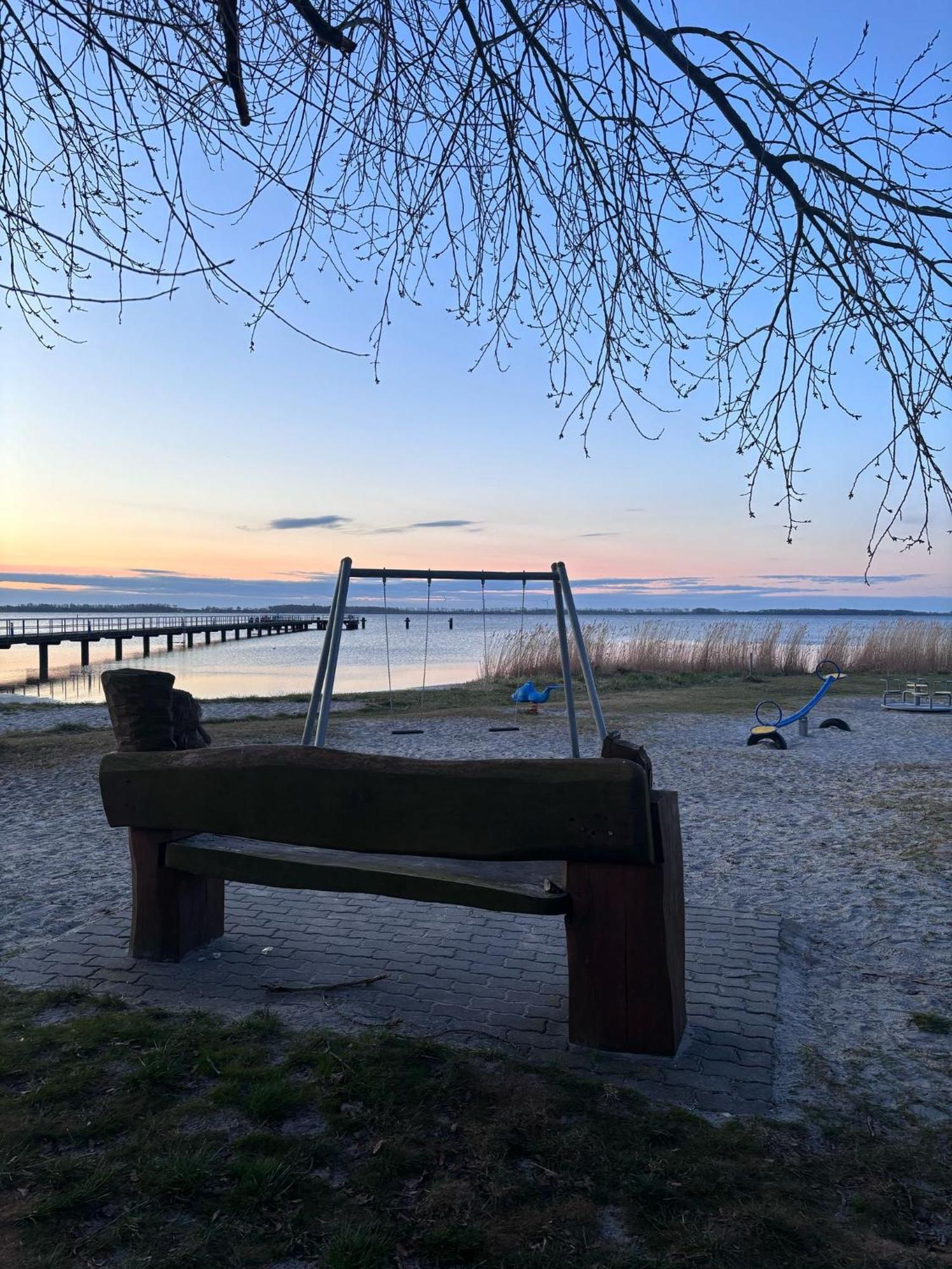 App 8O Grosser Tag Am Meer Mit Wasserblick Dranske Bagian luar foto