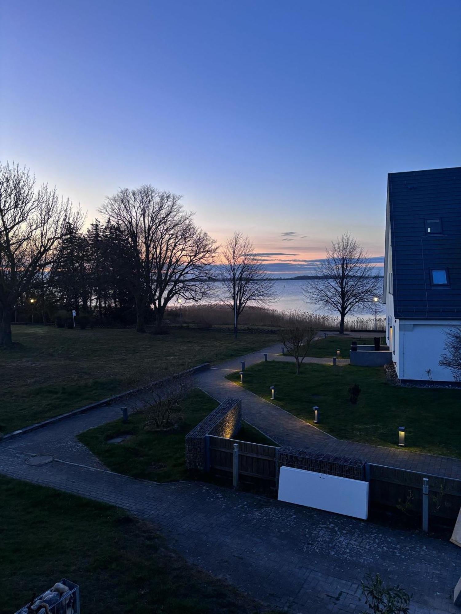 App 8O Grosser Tag Am Meer Mit Wasserblick Dranske Bagian luar foto