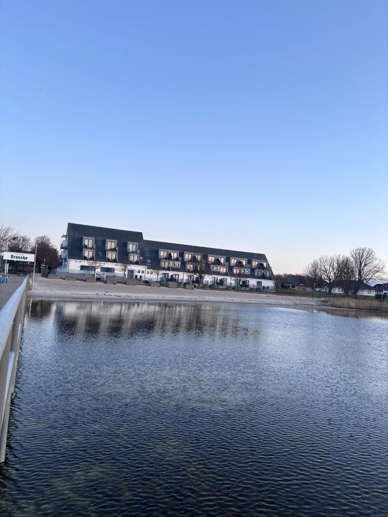 App 8O Grosser Tag Am Meer Mit Wasserblick Dranske Bagian luar foto