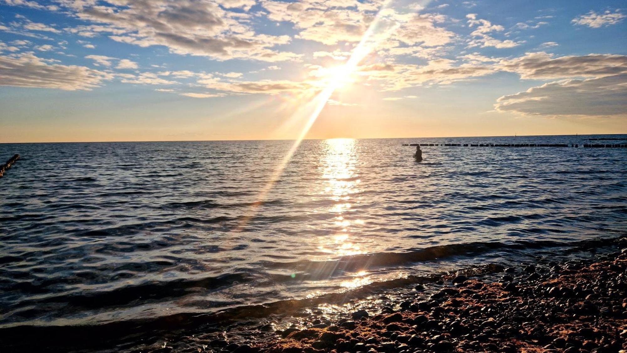 App 8O Grosser Tag Am Meer Mit Wasserblick Dranske Bagian luar foto